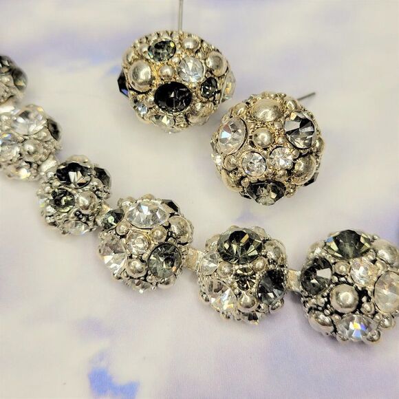 Silver Gray Collar Necklace with earrings - Picture 6 of 9